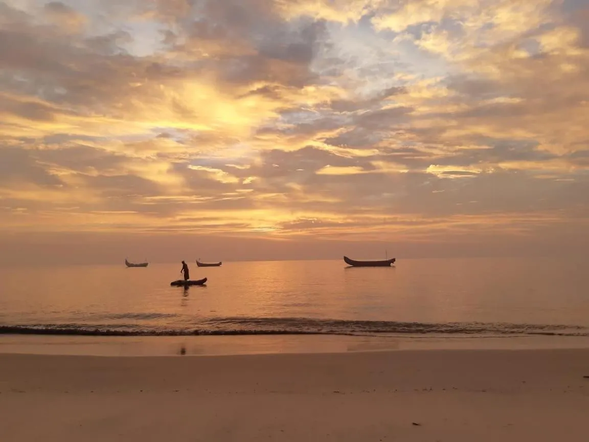 Sunrays Beach House Bed and Breakfast Alappuzha Ινδία